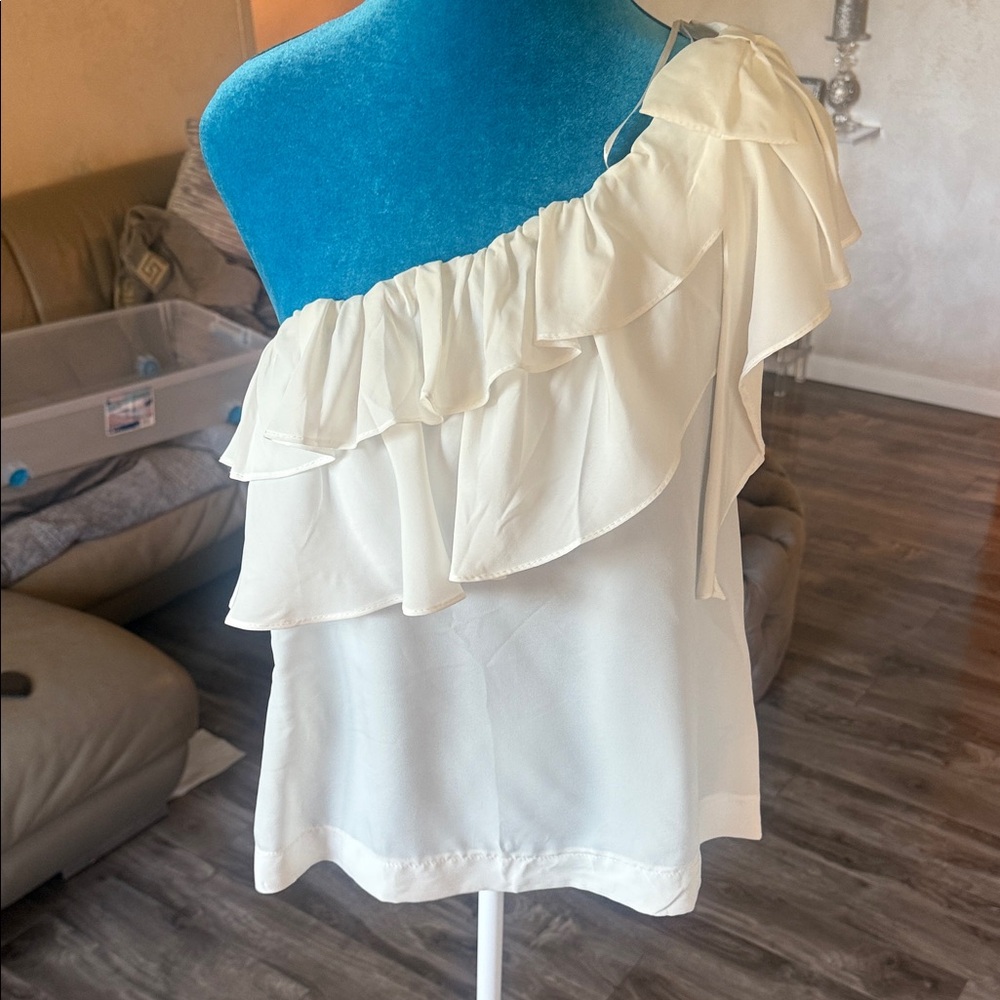Chic white  Ruffle One-Shoulder Blouse